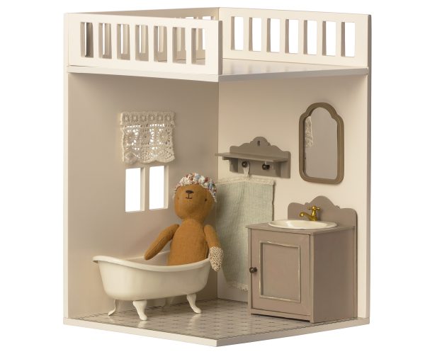 חדר אמבטיה לבית הבובות המהודר