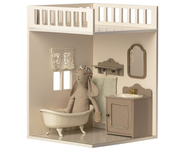 חדר אמבטיה לבית הבובות המהודר