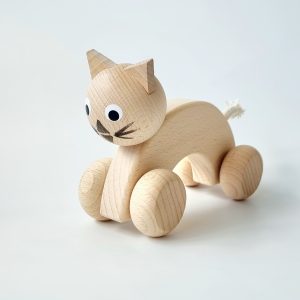 חתול על גלגלים מעץ מלא